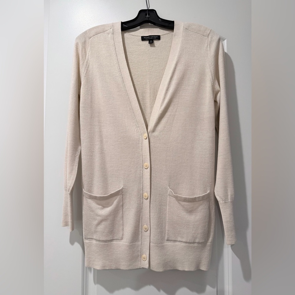 Banana Republic Cardigan in 100% Merino Wool